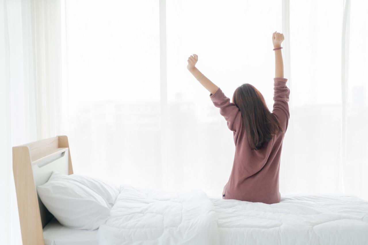 「旅先で眠れない」「パートナーのいびきで眠れない」【睡眠の悩みQ&A】睡眠ドクターがアドバイス