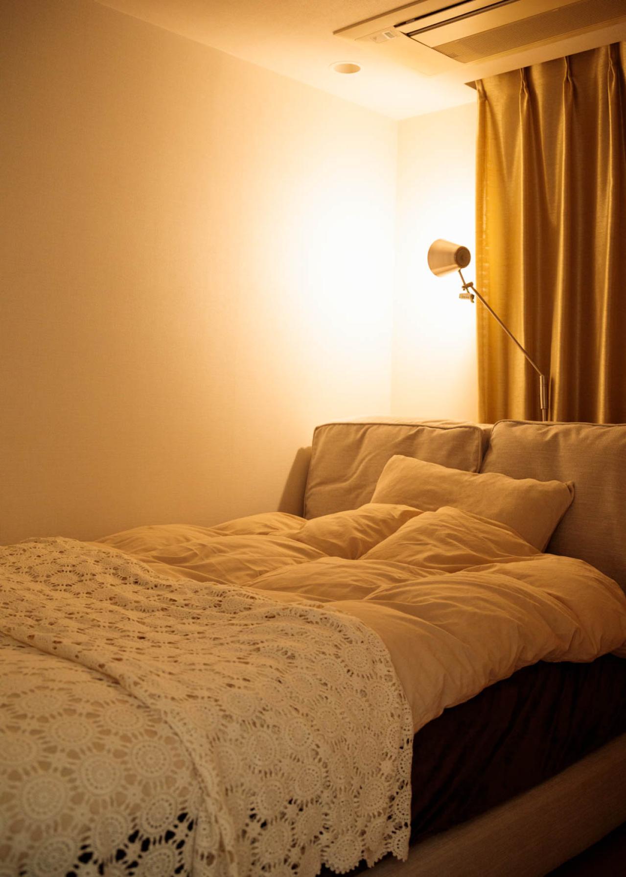 【快眠コンシェルジュの寝室】カーテンの色は？室温は？寝具は？「これが快眠のための適正環境です」（画像3）