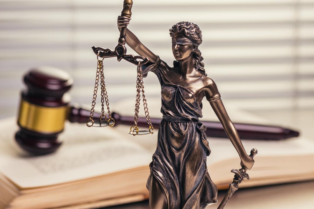 浜尾四郎の『正義』あらすじ紹介。友情と倫理、正義の重みを問う衝撃作