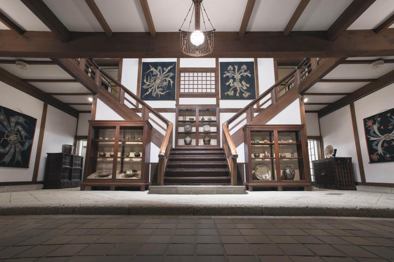 民藝の世界に触れられる【小さな美術館】2選。国内外からファンが集まる注目のスポットを紹介 | ゆうゆうtime│月刊誌『ゆうゆう』特集記事の転載