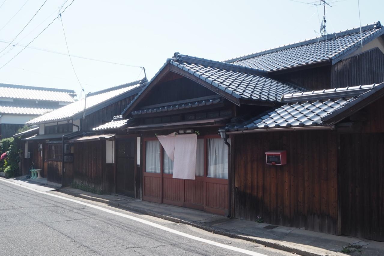 【戦後80年に読みたい小説】原民喜の『昔の店』あらすじ紹介。時代に翻弄されたノスタルジックな家族の物語！