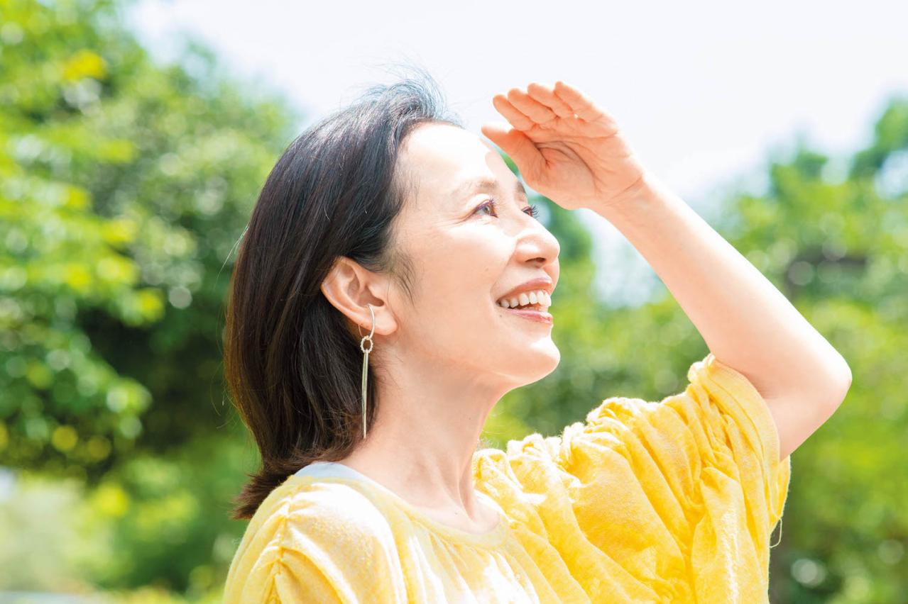 50代以上・夏のメイク崩れを防ぐために「極力使わないもの」とは？人気ヘアメイク職人【化け子】の秘技