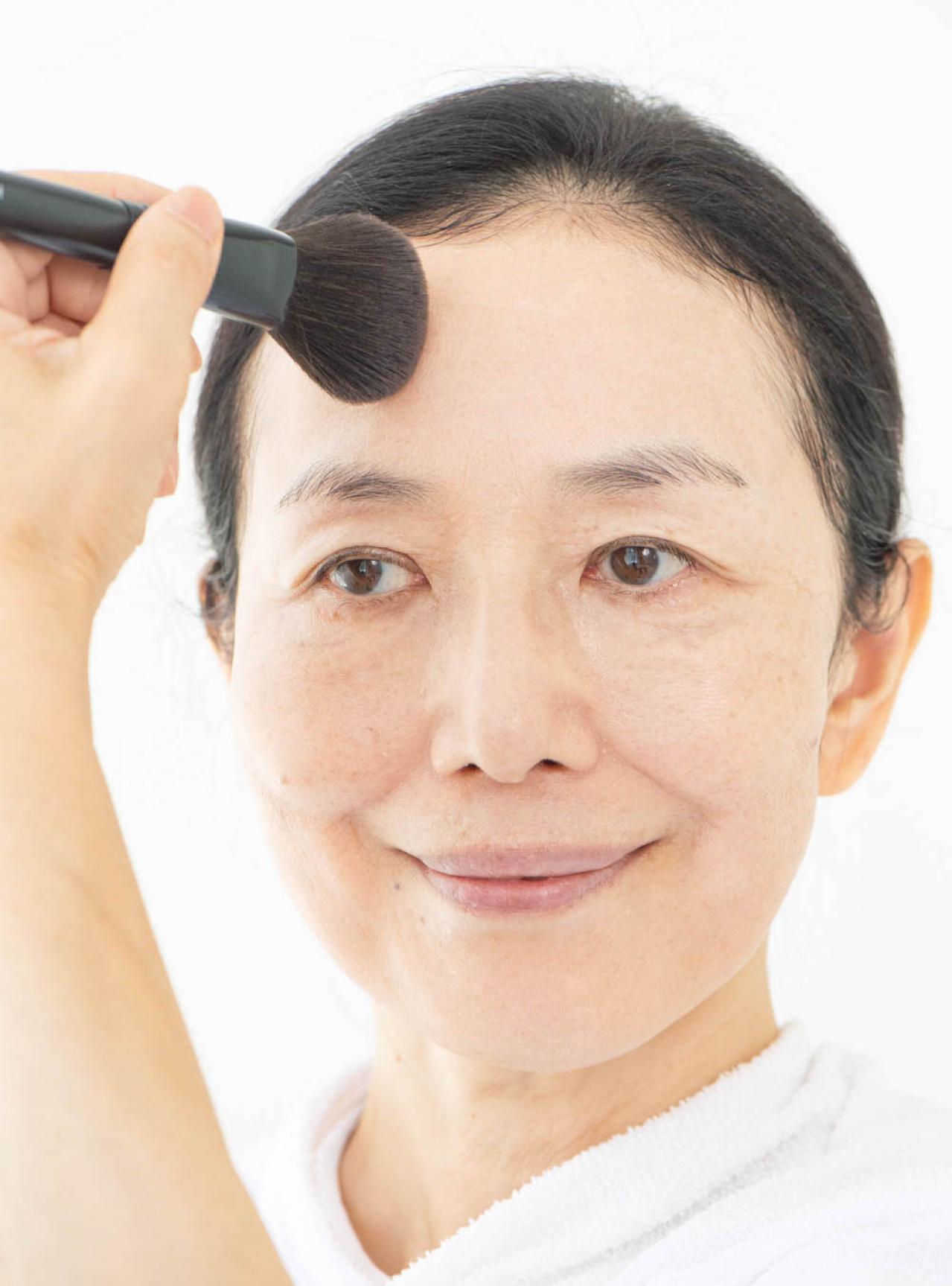 「汗でファンデがどろどろ…」55歳メイク崩れの悩み、ヘアメイク職人【化け子】の解決方法がすごい！（画像13）