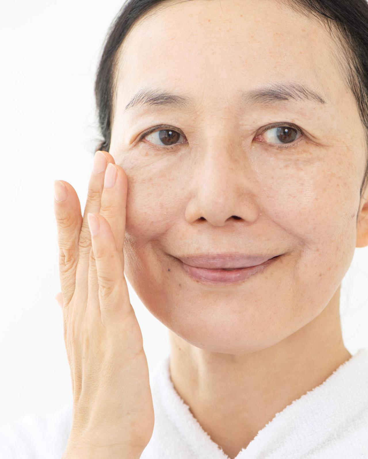 「汗でファンデがどろどろ…」55歳メイク崩れの悩み、ヘアメイク職人【化け子】の解決方法がすごい！（画像9）