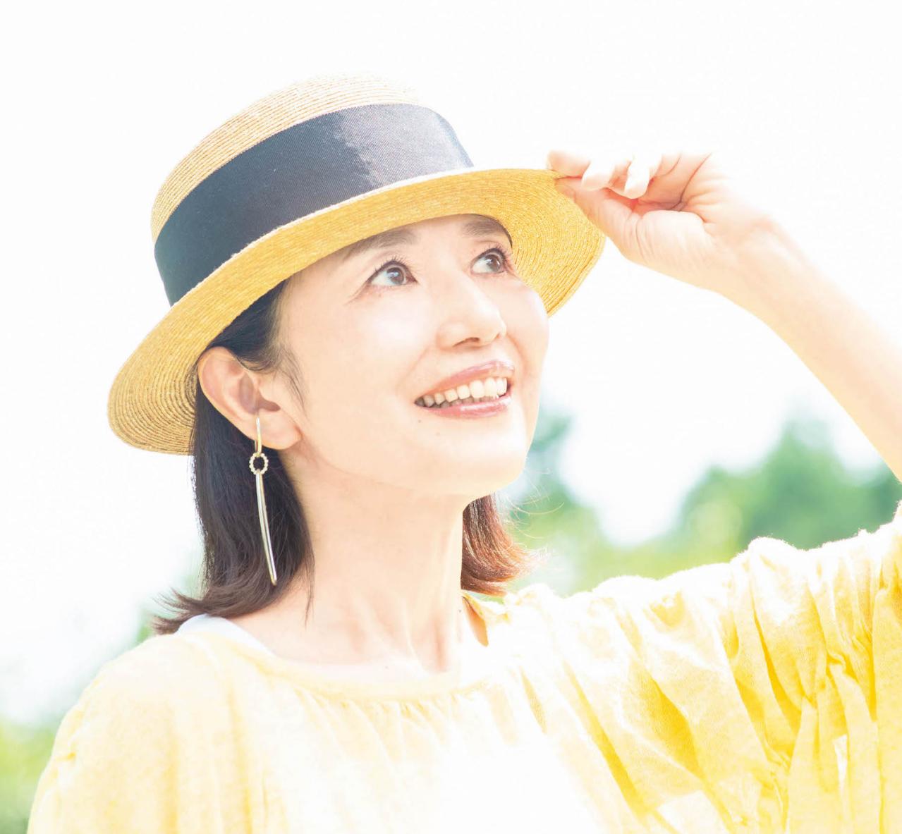 「皮脂で髪がペタンコ」の大人女性がやりがちなNG行為は？ヘアメイク職人【化け子】直伝！（画像15）