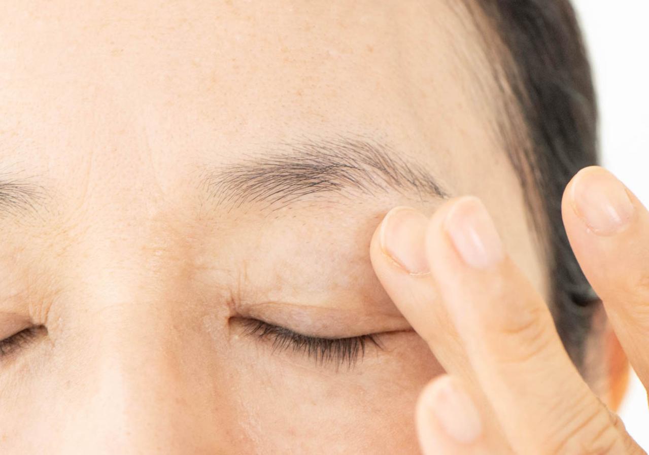 夏のメイクあるある「いつのまにか眉が消えちゃった…」人気ヘアメイク職人【化け子】が対策法を伝授（画像8）