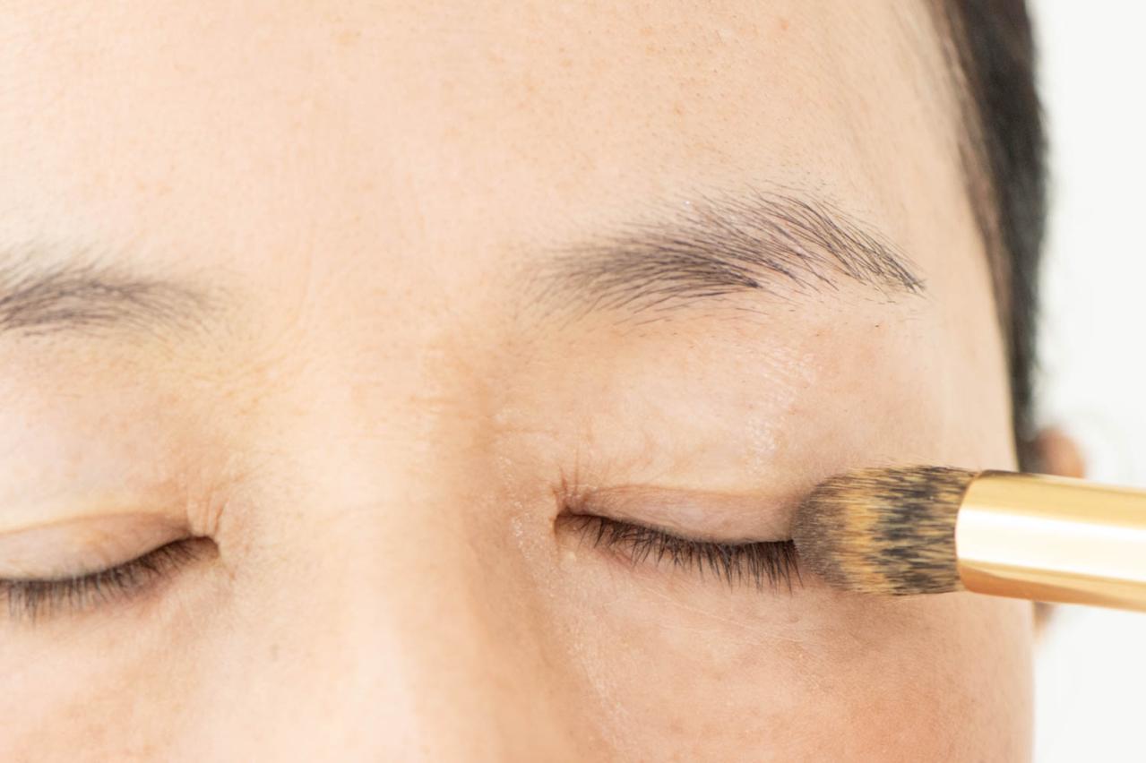 夏のメイクあるある「いつのまにか眉が消えちゃった…」人気ヘアメイク職人【化け子】が対策法を伝授（画像6）