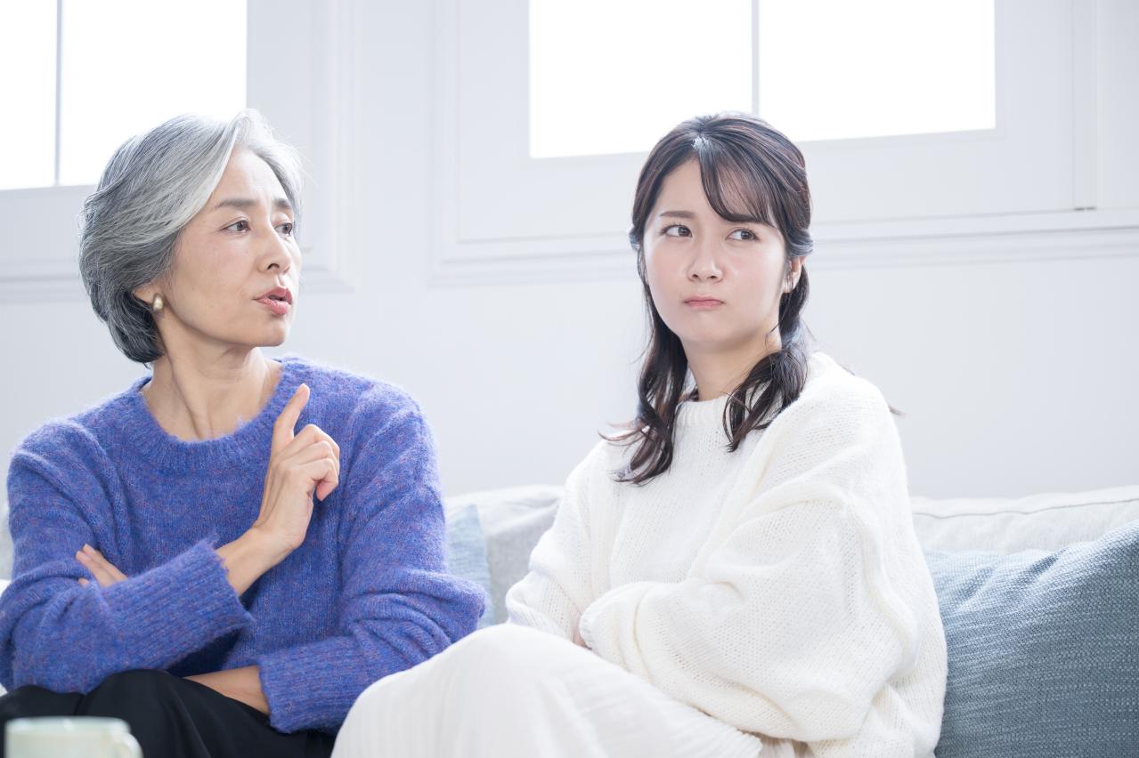 子どもがいない中年夫婦は「家の恥」だから帰って来ないでという毒母【私の毒親体験記】