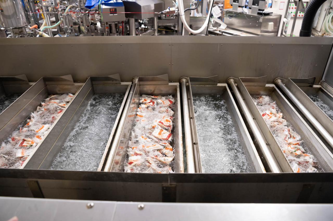 【ロイヤルホスト冷凍食品】のおいしさの秘密とは？工場潜入から見えたそのこだわりをレポート！（画像10）