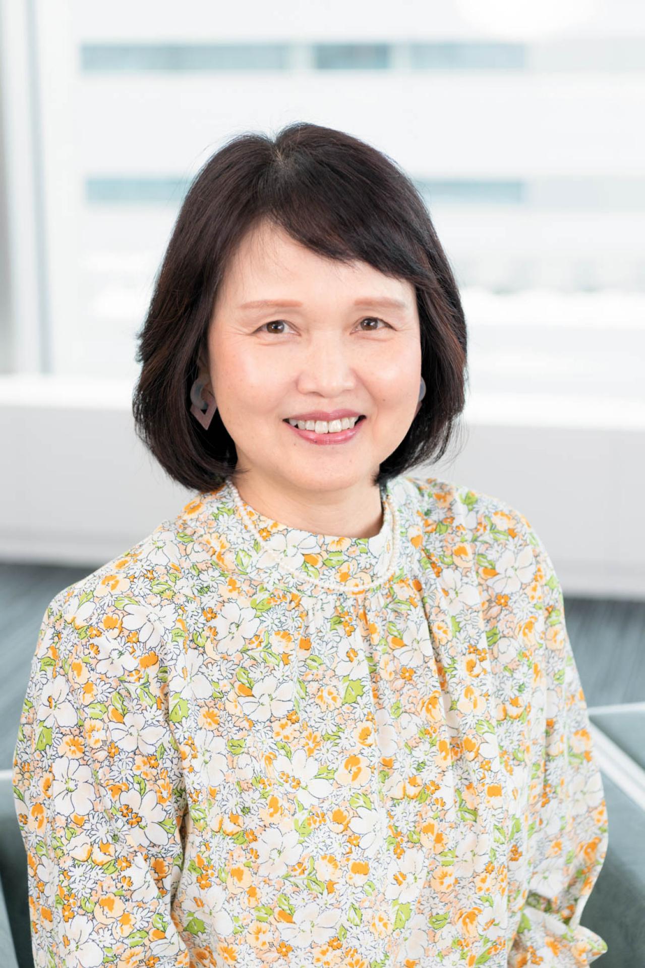 【50・60代読者モデル】の「目の不調」本音トーク！拡大鏡がないとメイクできない…（画像6）