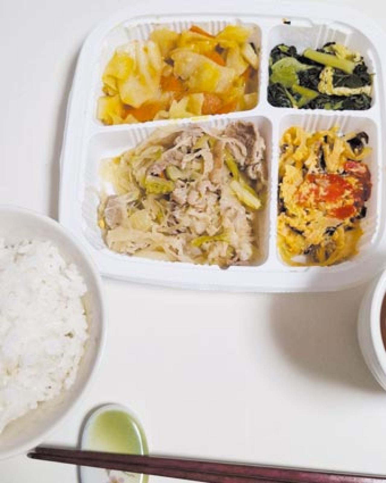 60代女性が選ぶ冷凍ミールのブランドは？「肉厚とんかつもヘルシーに味わえる！」【宅配おかずセットタイプ】を実食レポ（画像7）