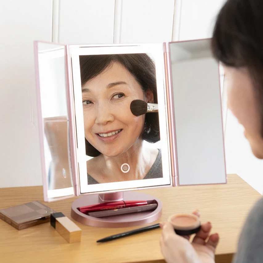 女優のような本格メイクができる！LEDライト付き三面鏡 　３色照明タイプ（ピンク）　