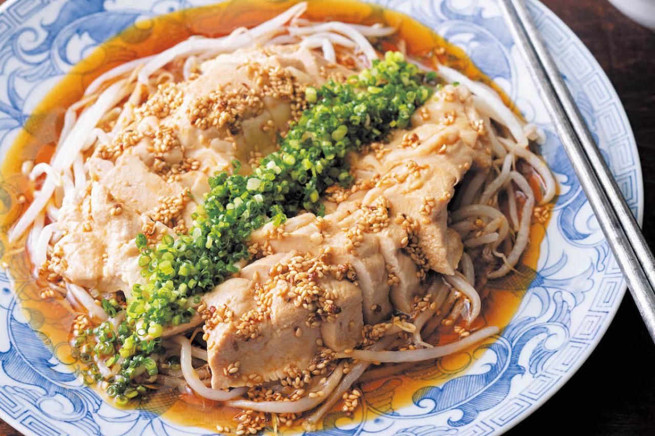 鶏むね肉をもっとおいしく！【笠原将弘さん考案】保存にも便利な「旨ゆで鶏」のアレンジレシピ2選