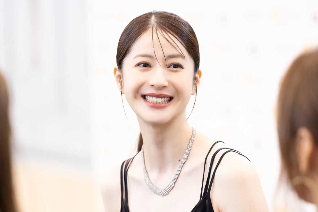 【俳優・松本若菜さん】「ラーメン大好き！食べ過ぎた時は…」無理なく続けられる美容習慣を聞き込み！（画像3）