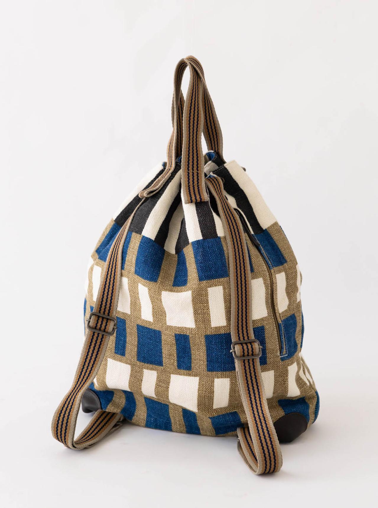 【斜めがけバッグ30選】50代の旅に必須の【斜めがけ＆リュック、キャリー、トート、ボストン】スタイリストが太鼓判を押す機能性とおしゃれ（画像9）