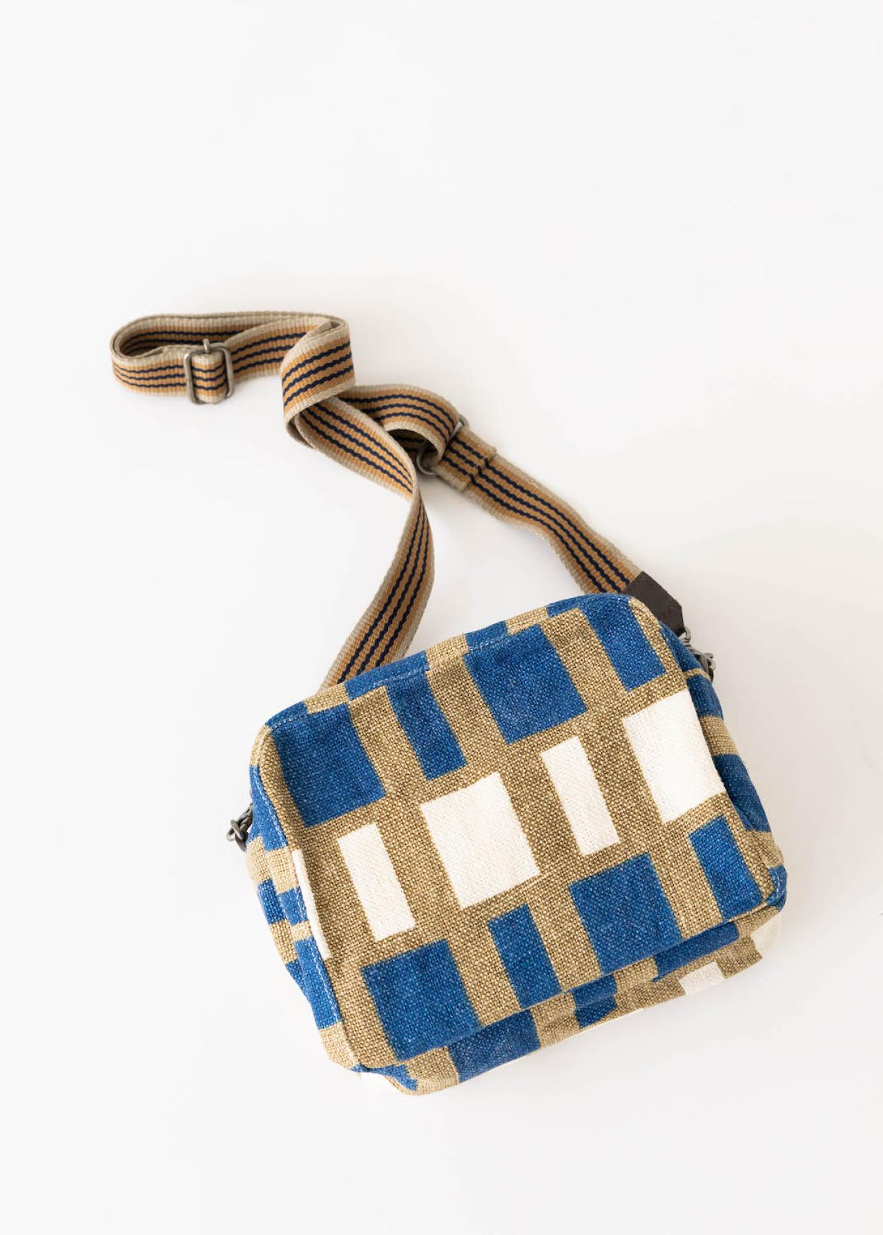 【斜めがけバッグ30選】50代の旅に必須の【斜めがけ＆リュック、キャリー、トート、ボストン】スタイリストが太鼓判を押す機能性とおしゃれ（画像8）