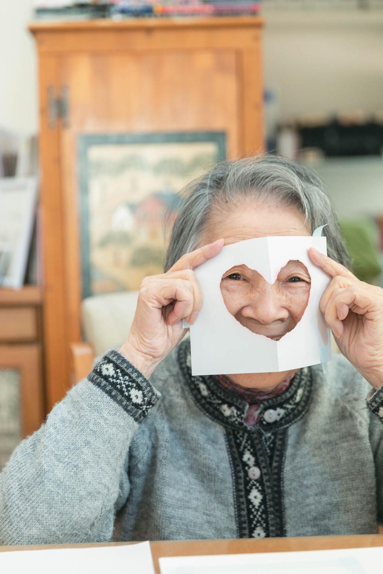 94歳の認知症の母が夢中になるスクラッチアートとは？ 介護する側のストレス発散にも（画像3）