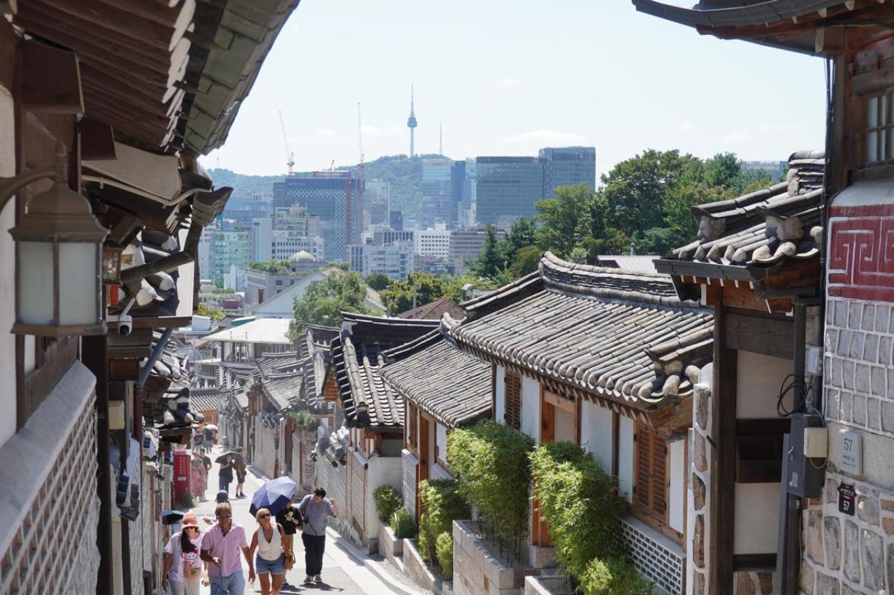 【2025年最新版】ソウル観光の魅力！北村韓屋村で雑貨屋巡り＆絶品かき氷体験