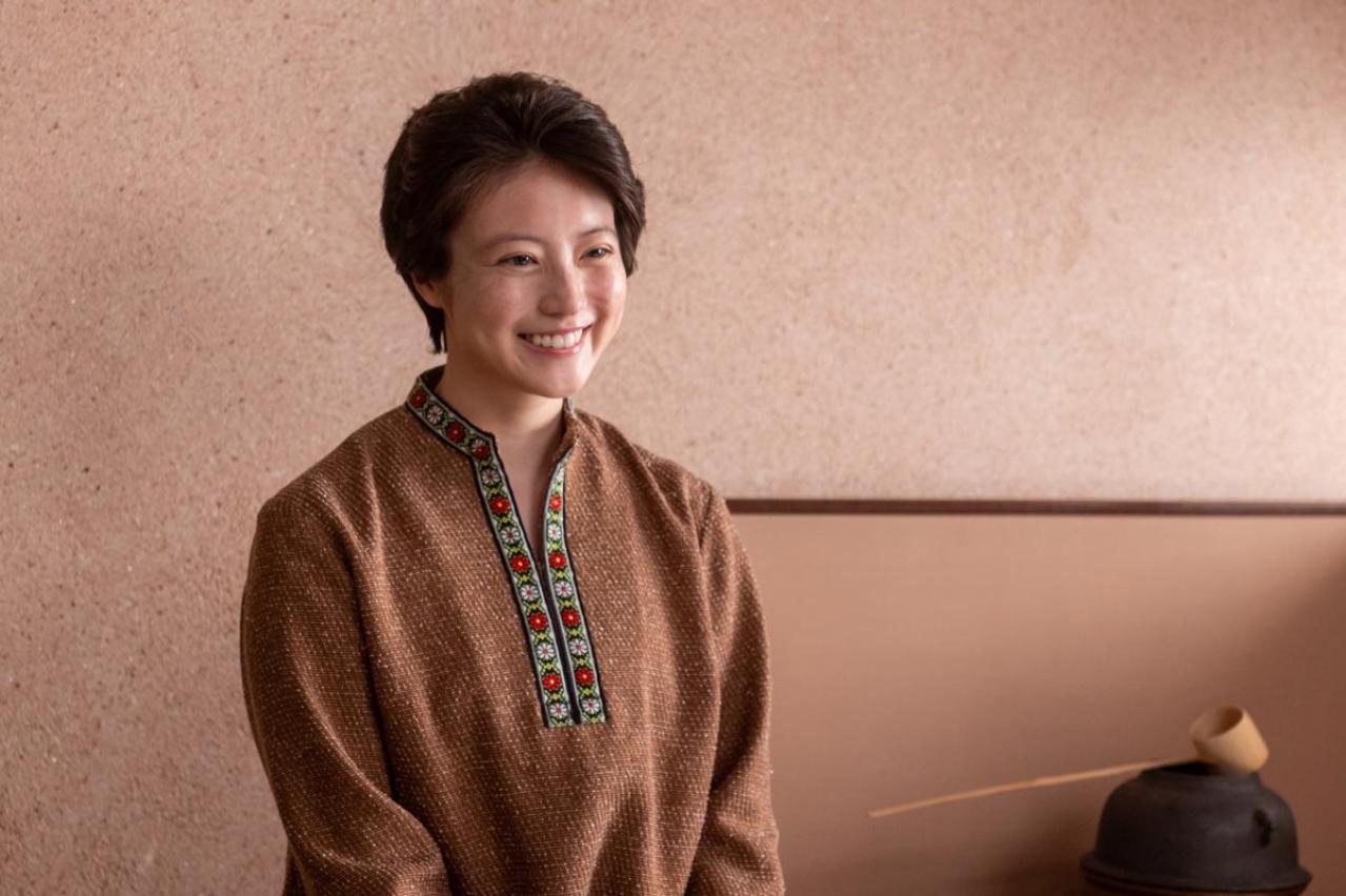 【あんぱん】アンパンマン誕生秘話。一言のセリフもなく目の力と背中で表現する北村匠海の演技が見事だ！（画像5）