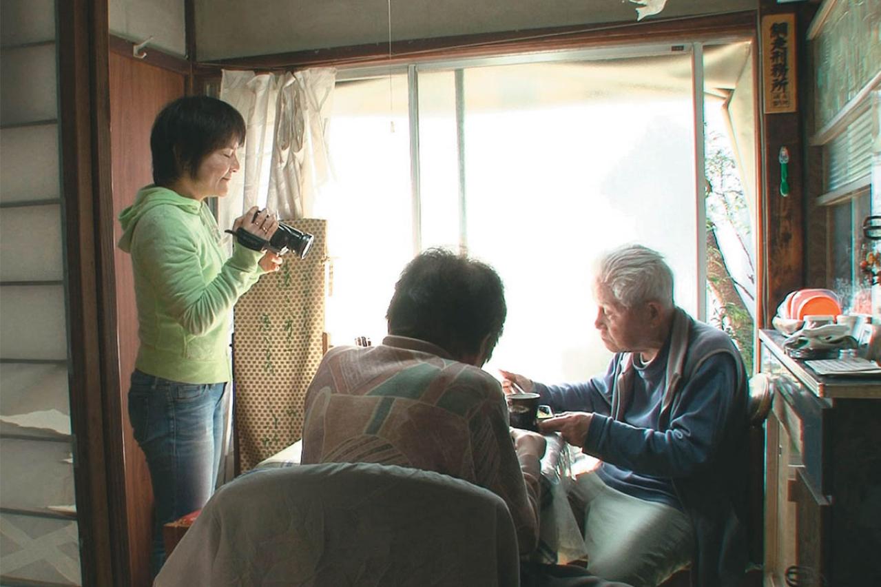 認知症の母を撮影し、映画に。ドキュメンタリー監督【信友直子さん】「母が認知症になって父の素晴らしさに気づきました」
