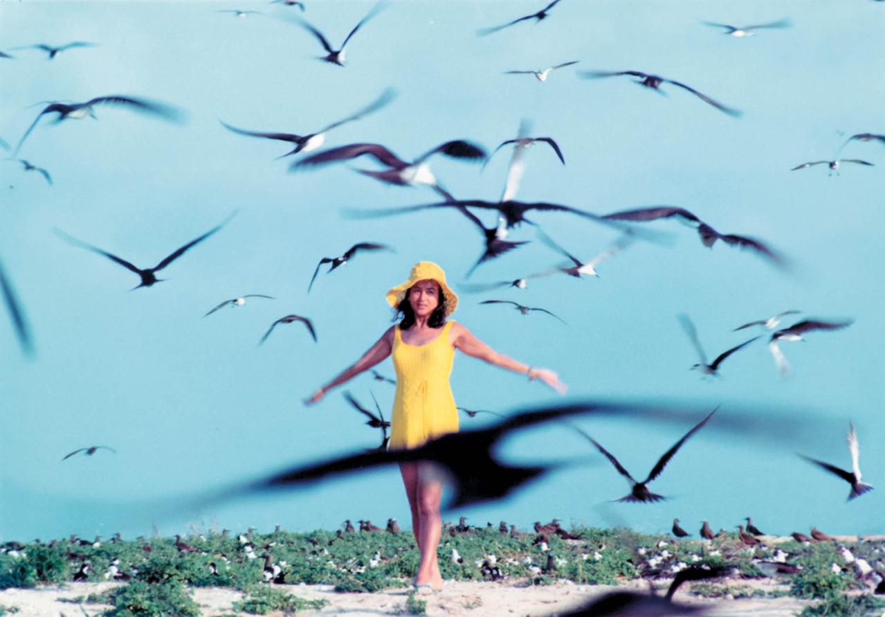 海外旅行の魅力を変えたレジェンド【兼高かおる】旅先でのワンピースファッションも！（画像6）