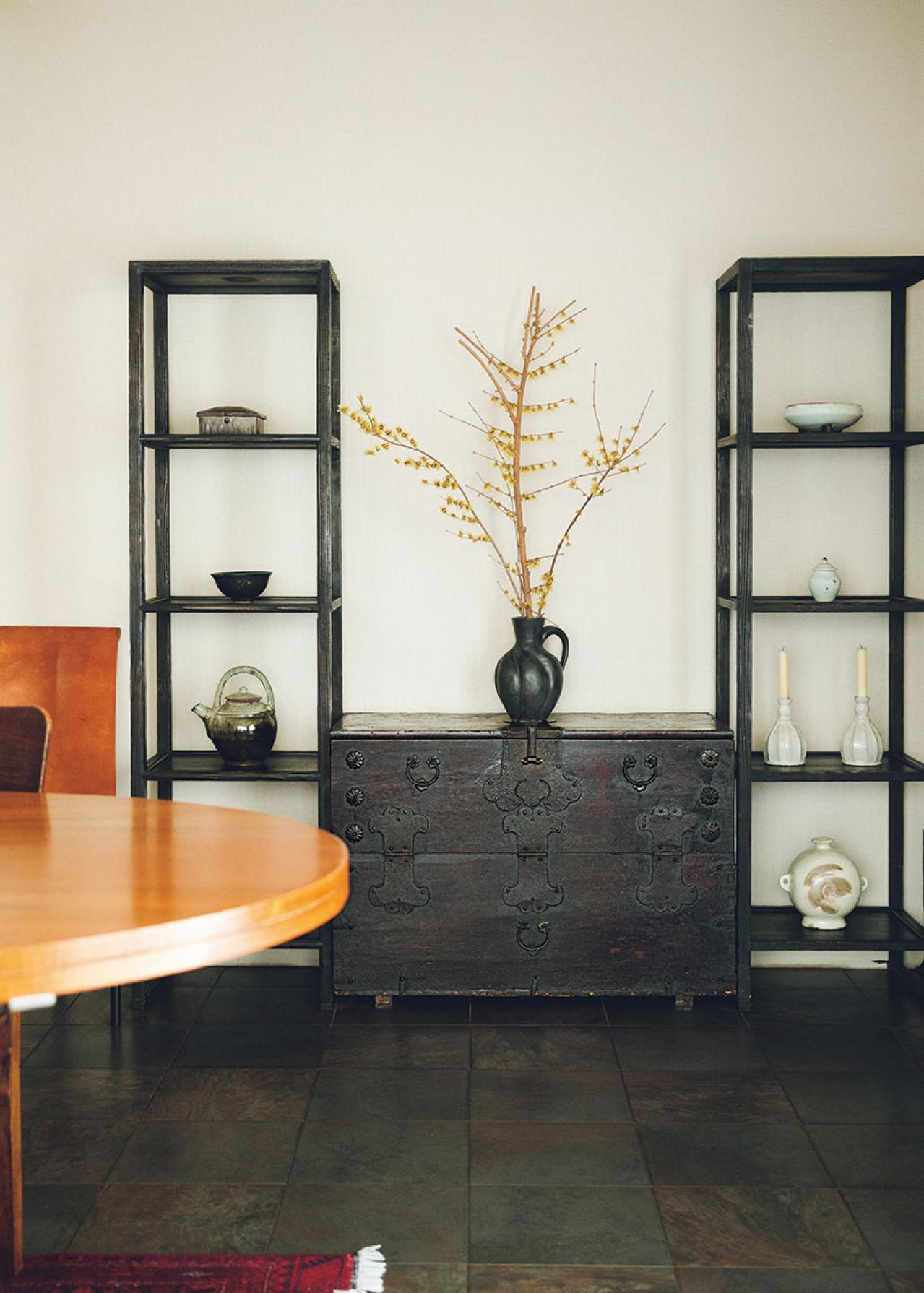 家具は20年、30年と使い続ける【料理研究家・牛尾理恵さん】持ちすぎない暮らしとは？（画像2）