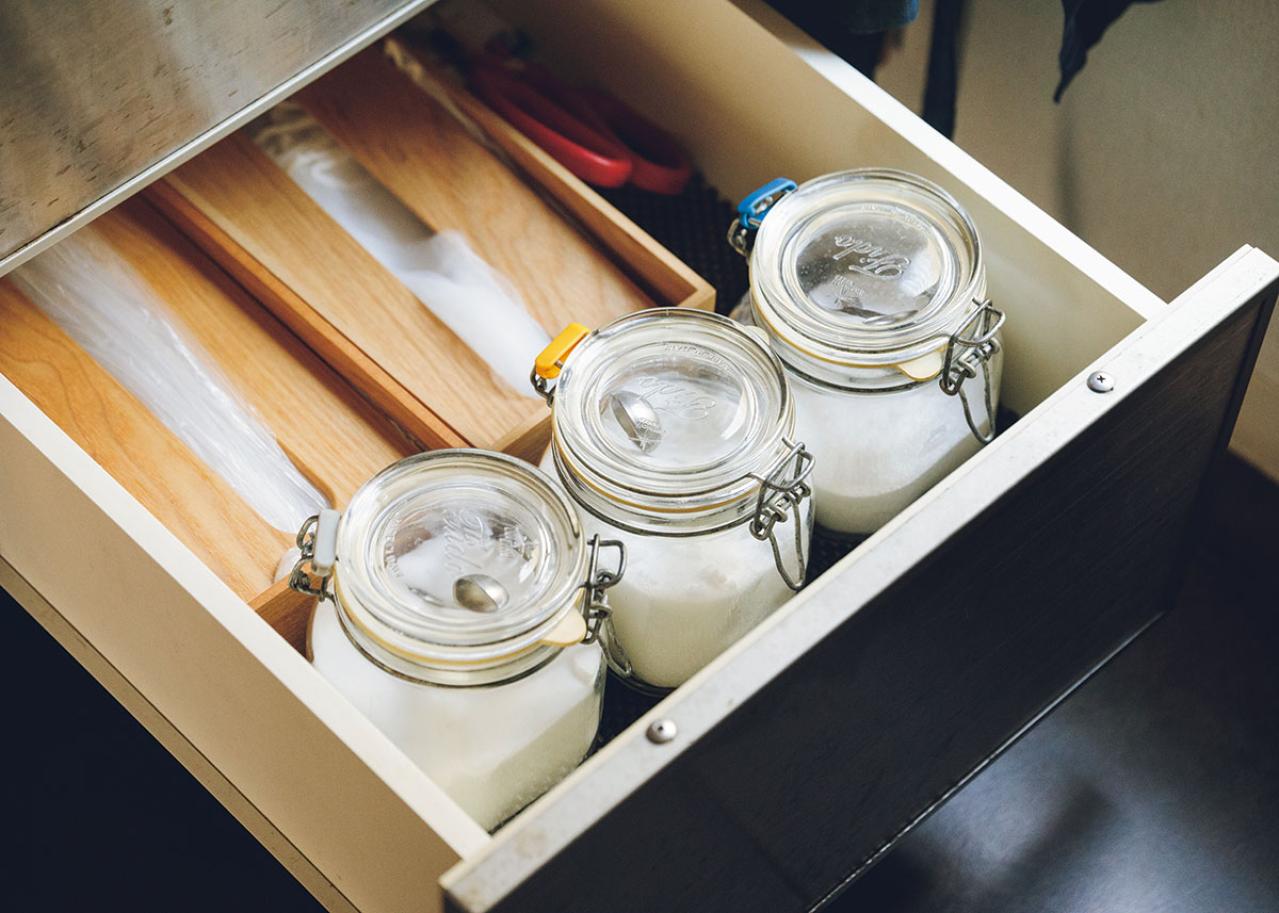 「ほんの数㎝ずれるだけで、使いやすさが劇的に高まる」料理研究家・牛尾理恵さんのラクラク【持たない暮らし実例】（画像2）