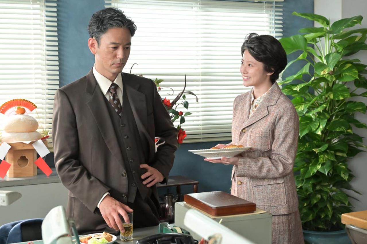 ツンデレきわまりない屋村（阿部サダヲ）も、照れ隠しの八木（妻夫木聡）も「もっと遠くに飛べるはず」と信じている【あんぱん】（画像2）