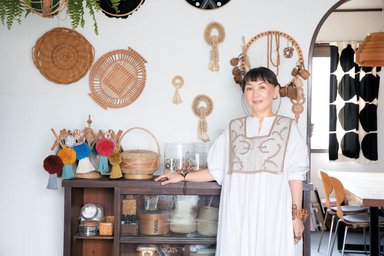 海外で楽しむおしゃれ白髪アレンジ＆お役立ちアイテム【イラストレーター・堀川波さん流】