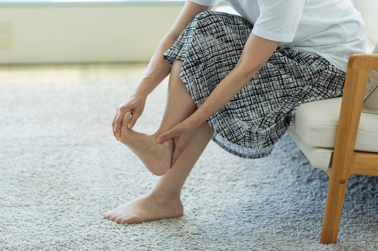 就寝中の激痛！【こむら返り】その意外な原因とは？ 簡単な予防法も紹介