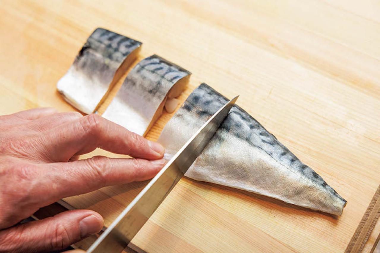 だし不要で即デキ！【笠原将弘さん】の「汁レシピ」2選「塩さばの船場汁風」「ベーコン、もやし、バターのみそ汁」（画像4）