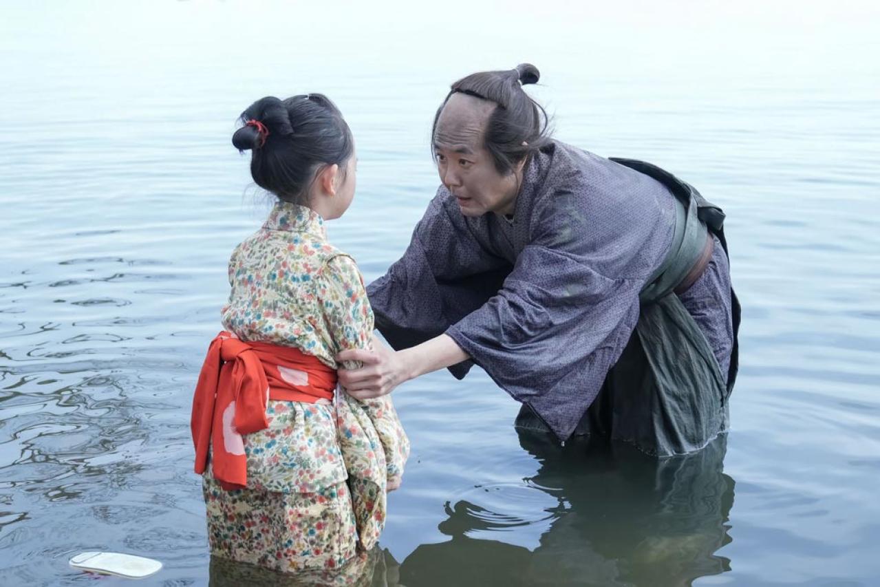 【ばけばけ】朝ドラ恒例のダメ父、かわいいウサギがシュールな展開…悲惨なのに笑える斬新な演出がいい（画像5）