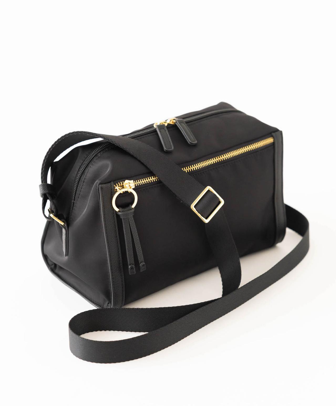 【斜めがけバッグ30選】50代の旅に必須の【斜めがけ＆リュック、キャリー、トート、ボストン】スタイリストが太鼓判を押す機能性とおしゃれ（画像26）