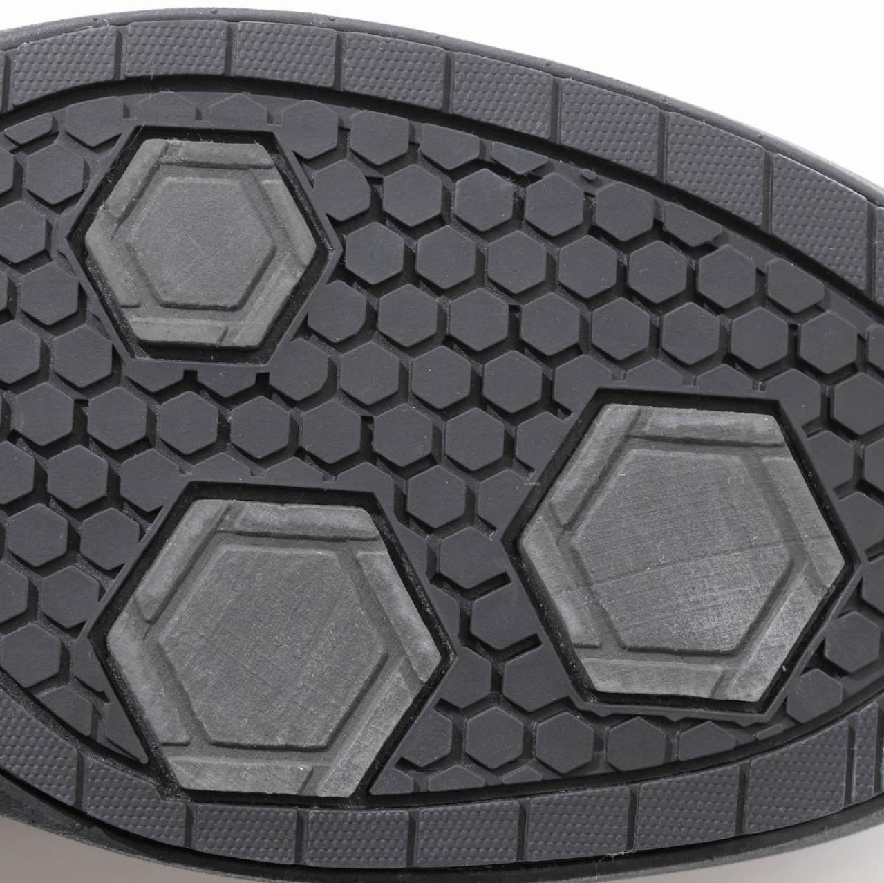 50代のための大人スニーカー【6選】機能性バツグンで、足に優しい工夫とは？（画像4）