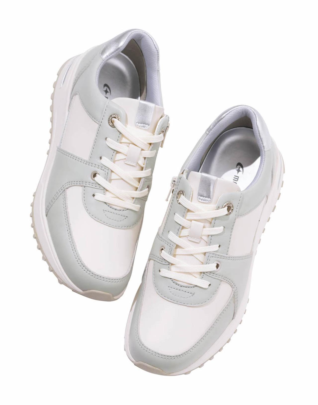 50代のための大人スニーカー【6選】機能性バツグンで、足に優しい工夫とは？（画像9）