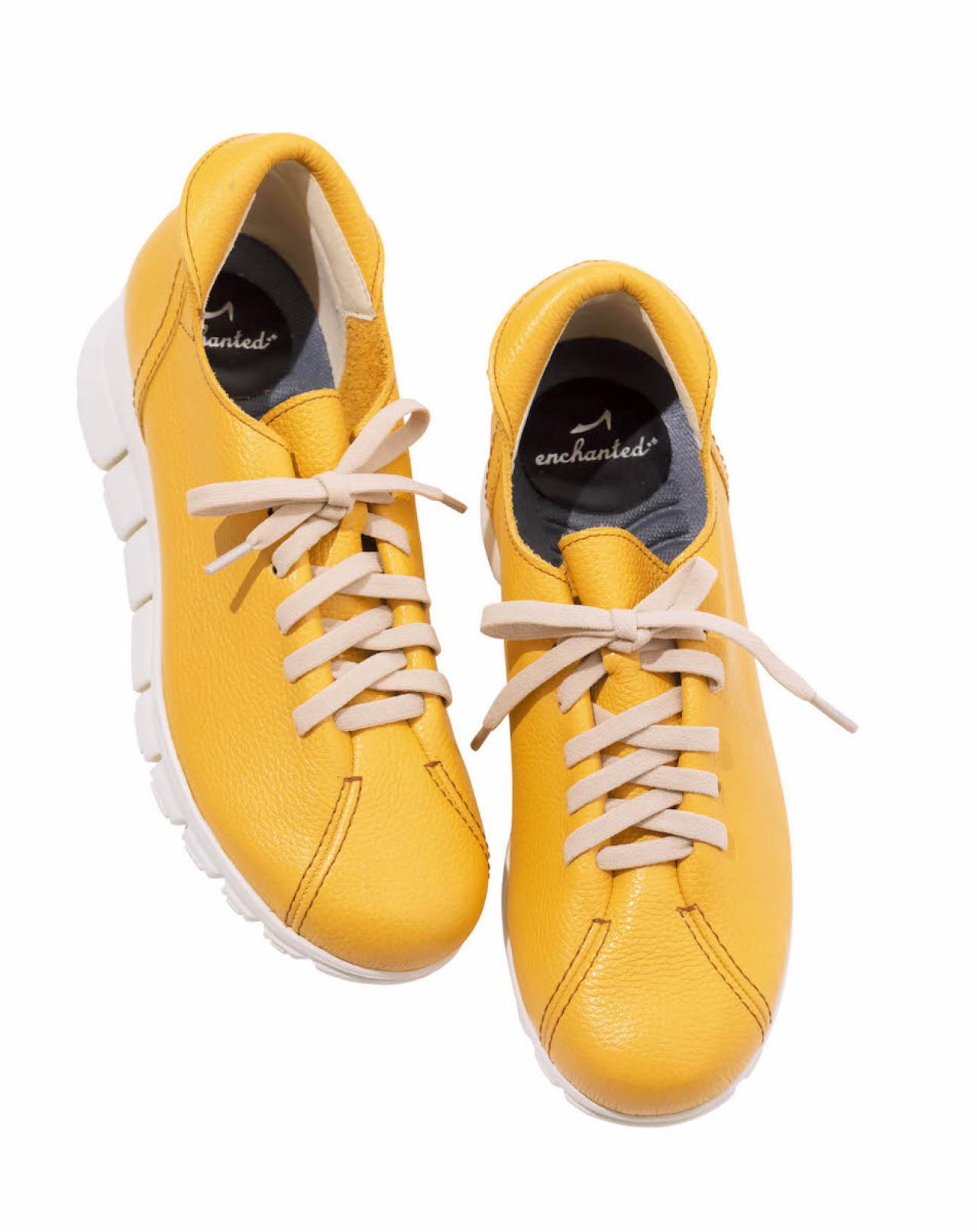 50代のための「ローファー＆スニーカー」【6選】おしゃれと快適さを両立した名品（画像7）