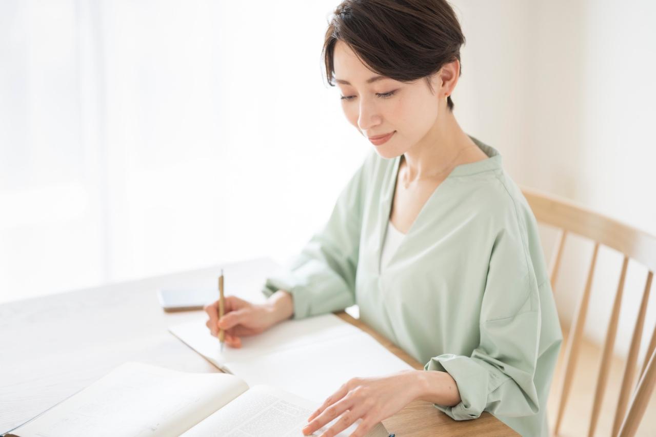 65歳「20代からPCの使い方を教わりました」学び直しと挑戦の実例エピソード【5選】