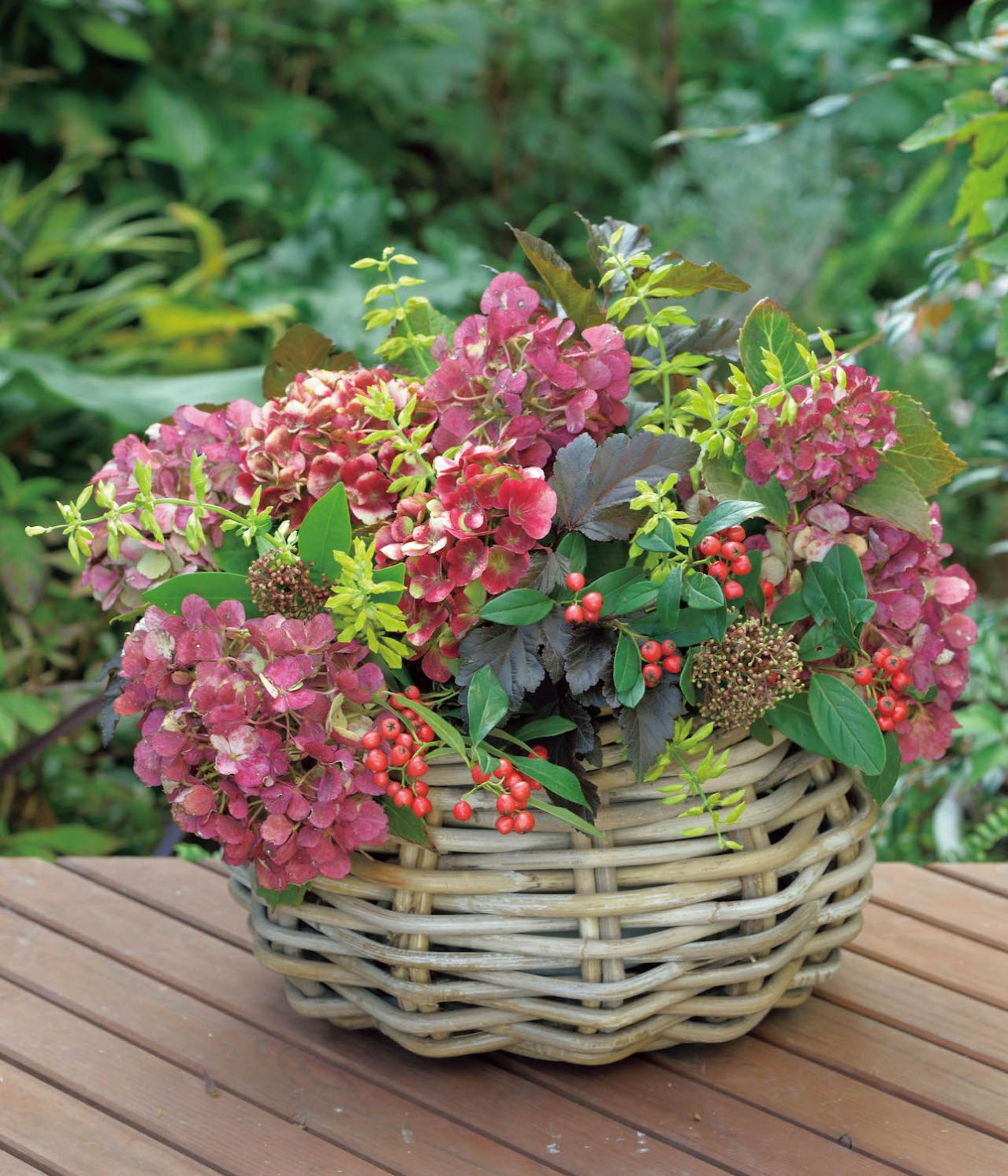 庭の小さな実で愛らしさ満点！【秋の実もの】を使ったアレンジアイディア（画像4）