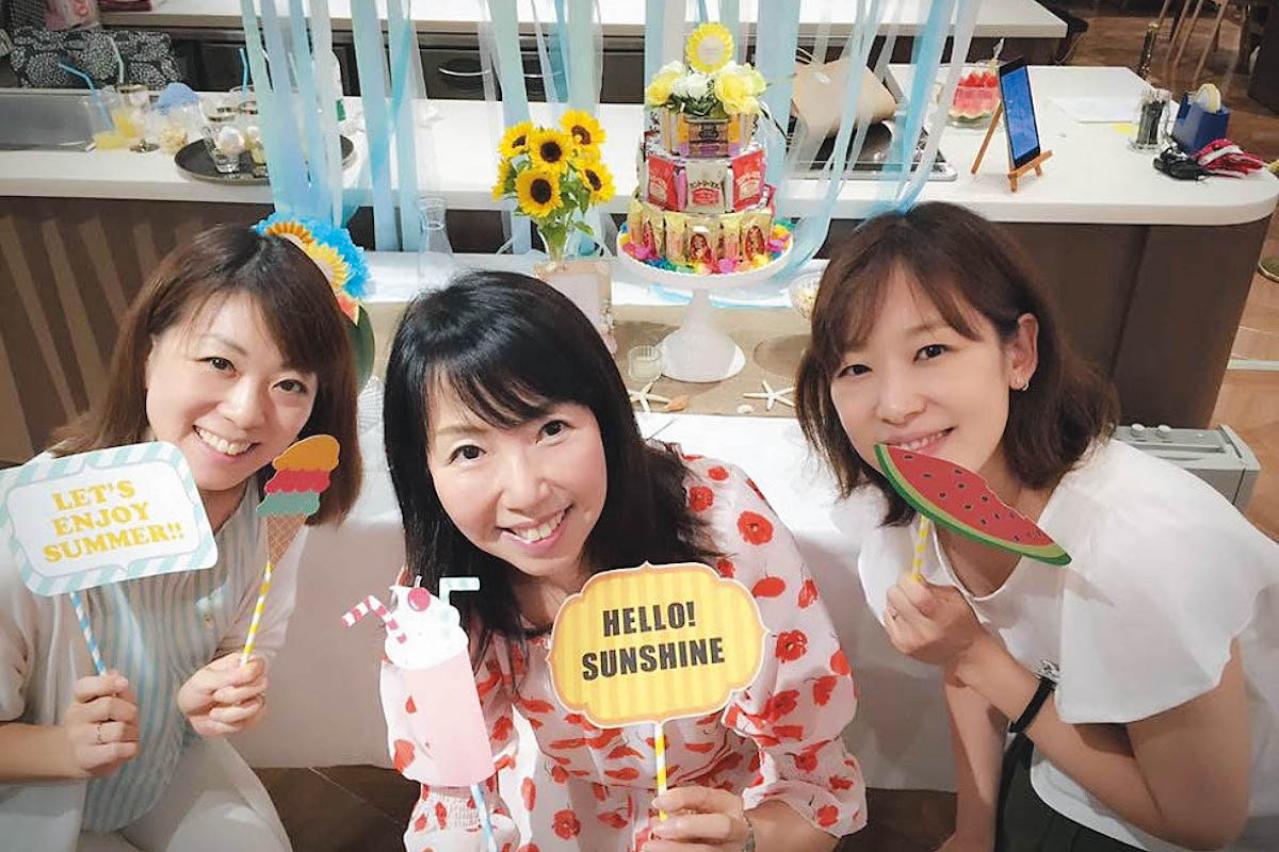 65歳が年下のグルメインフルエンサーにSNS動画撮影の裏ワザを教わりました【読者モデルの学び体験談】