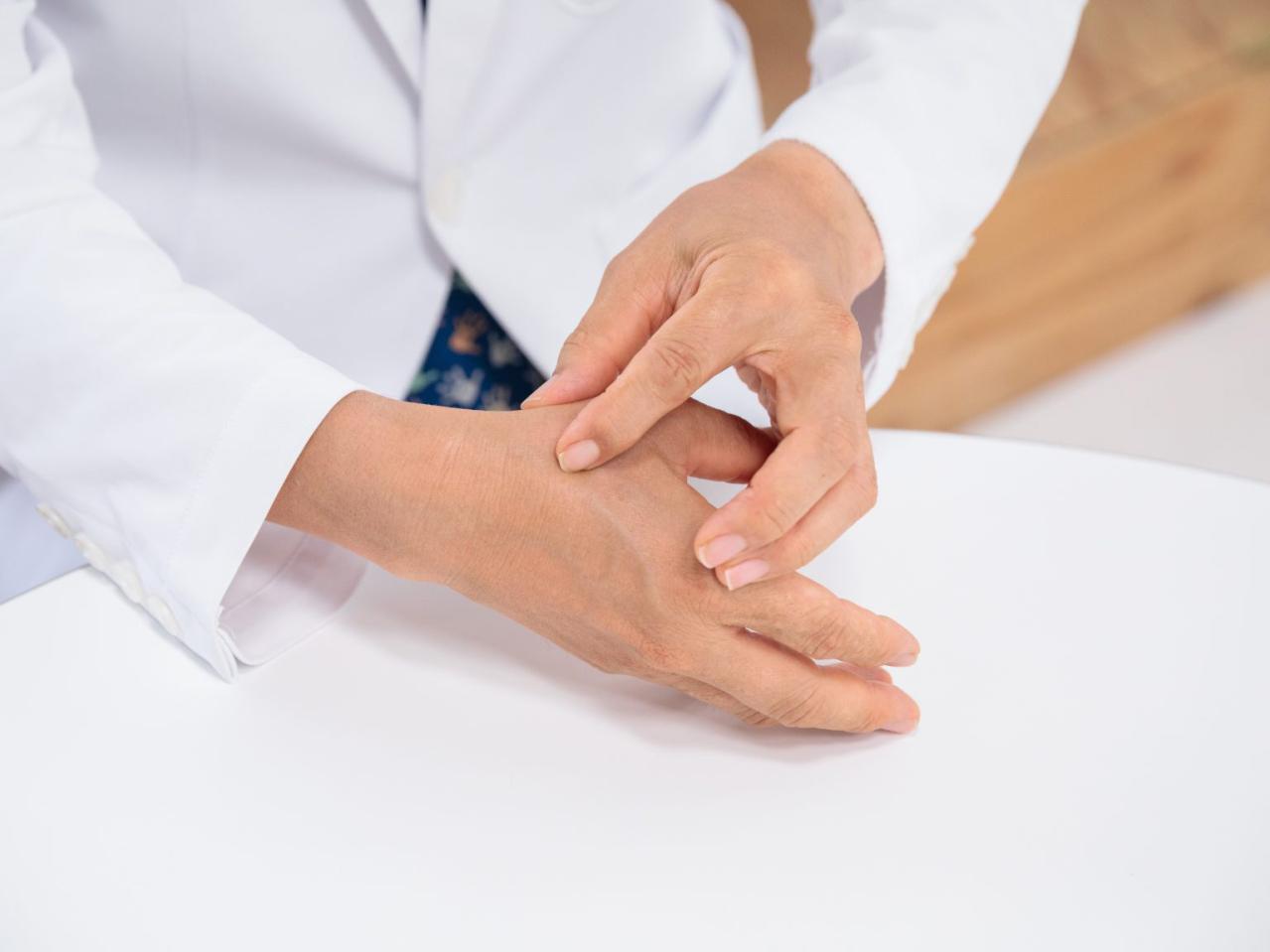 10月21日「ゲニステインパワーの日」制定記念　特別対談　今話題の40代・50代の手指の痛みに「ゲニステイン」！　手の外科専門医×専門家が語る更年期対策の最前線（画像5）