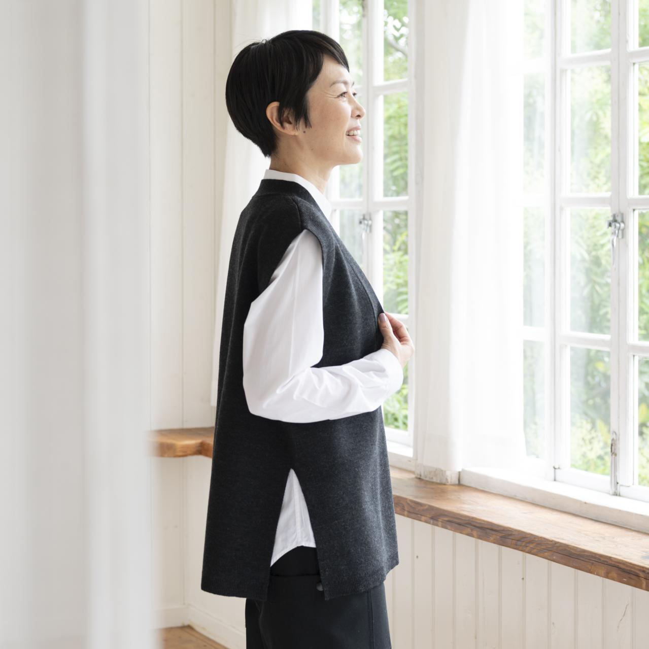 シルクウールのVベスト（画像2）