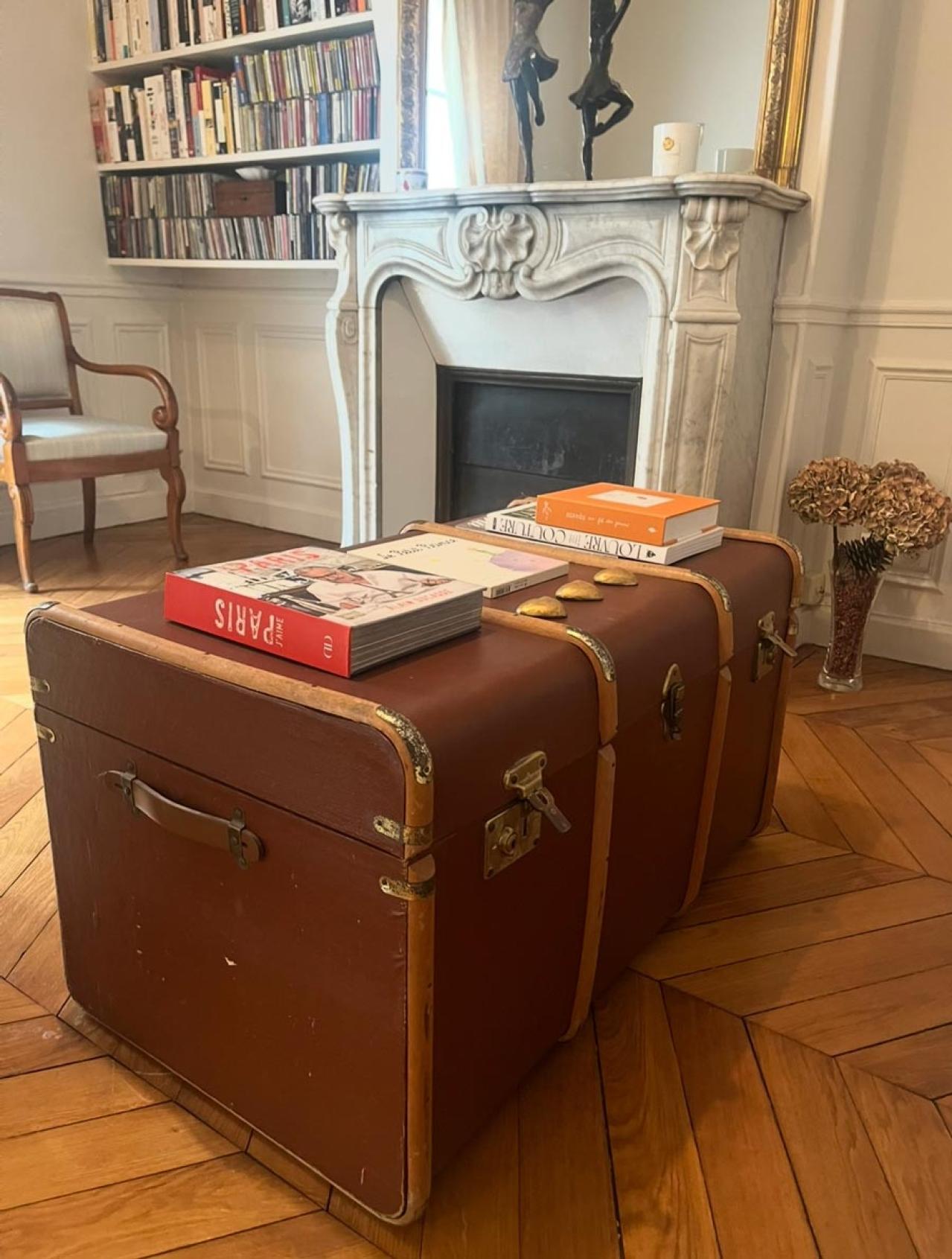 フランス・パリの築140年超のアパルトマン2LDKひとり暮らしのお宅拝見。50代マダムのセンスの良いインテリアとは？【前編】（画像4）