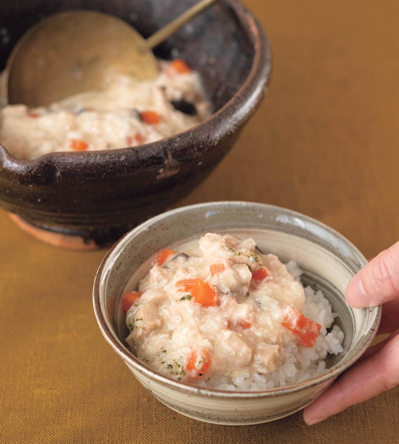 【100文字レシピ】簡単なのに栄養バランス満点！野菜×肉のサブおかず2選「五目とろろ」「長芋のそぼろ煮」（画像3）