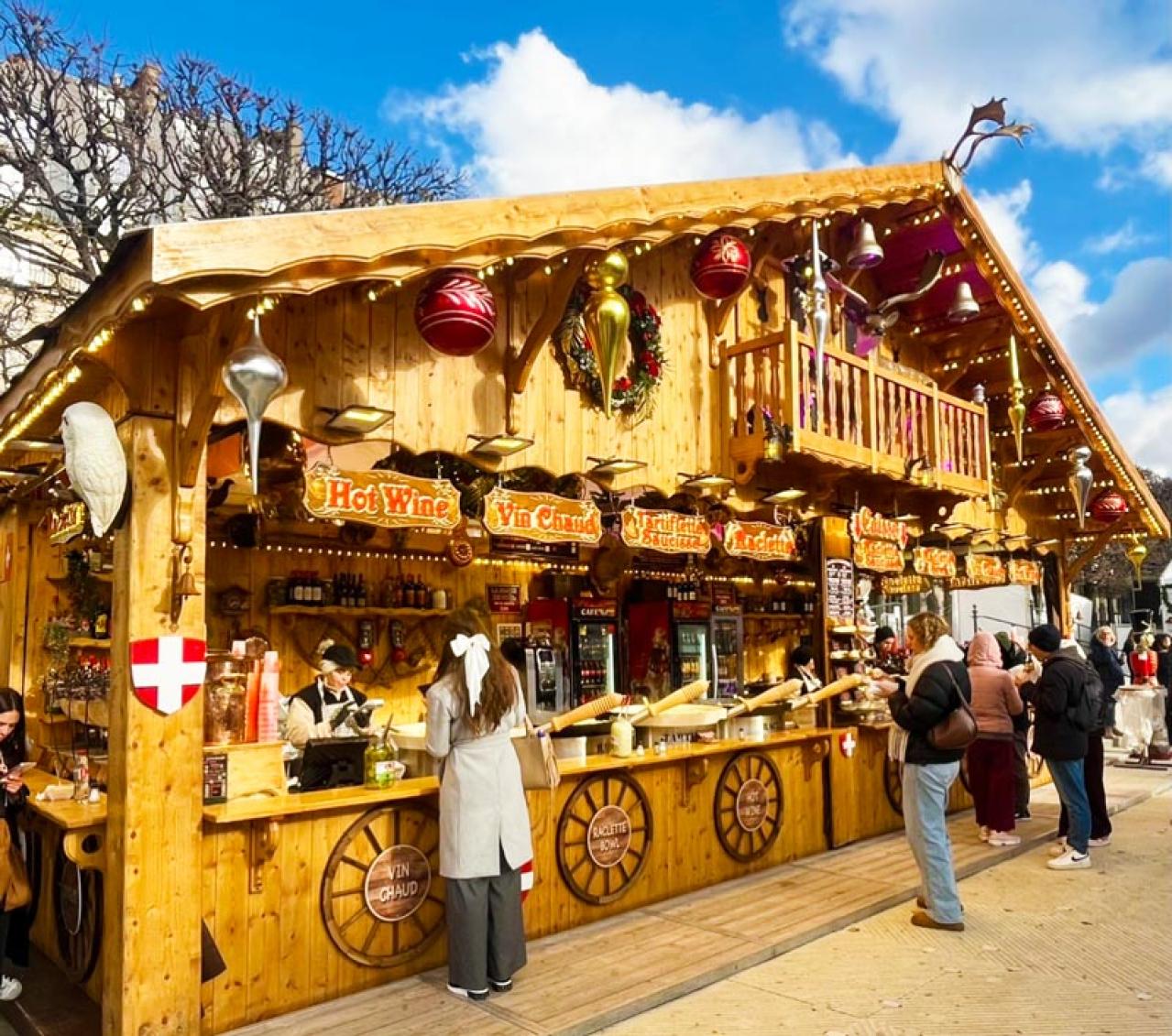 【2025年最旬】パリのクリスマスがすごい！現地のイルミネーションを最速で実況。パリ在住30年のライターが案内（画像25）