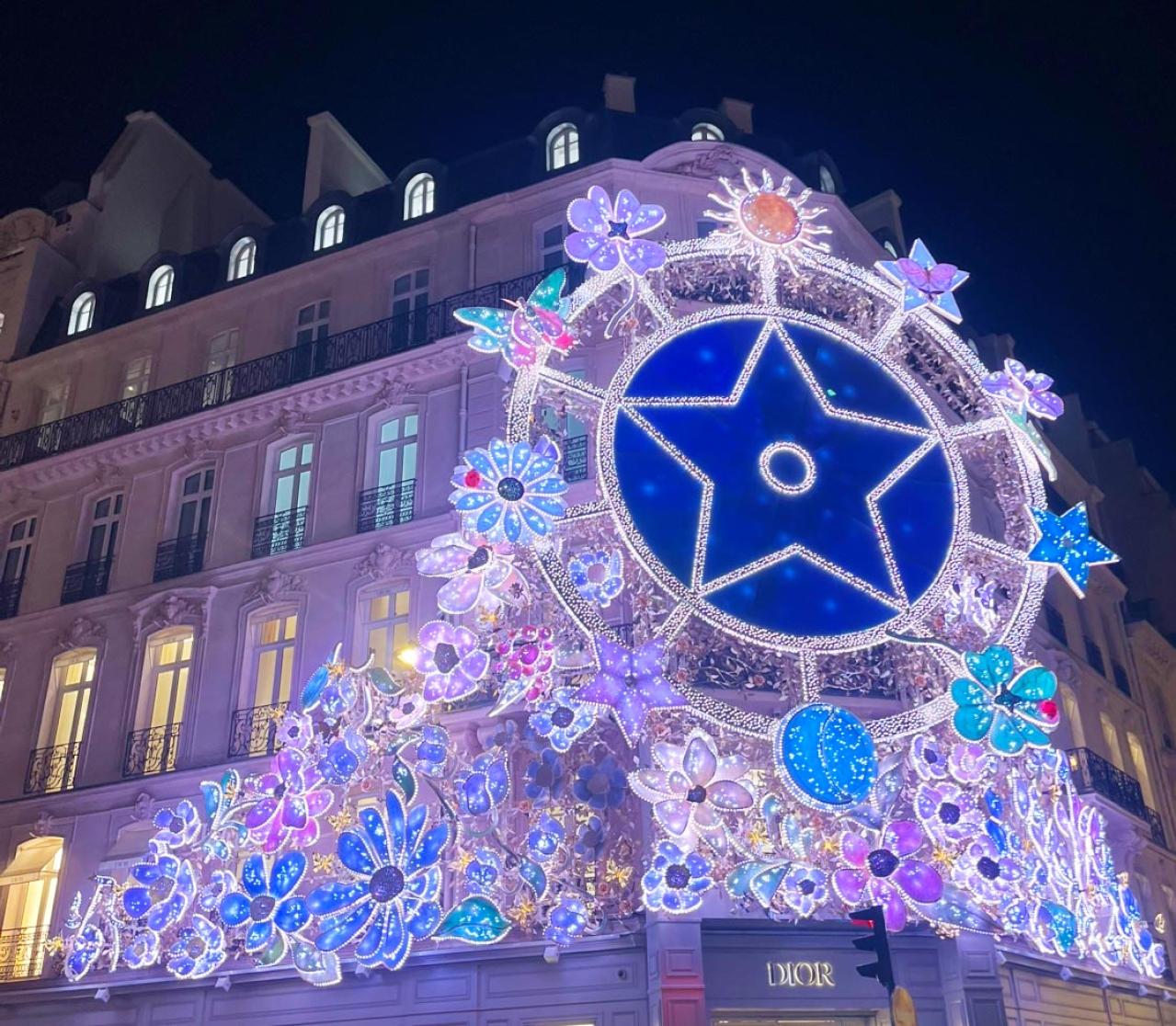 【2025年最旬】パリのクリスマスがすごい！現地のイルミネーションを最速で実況。パリ在住30年のライターが案内（画像21）