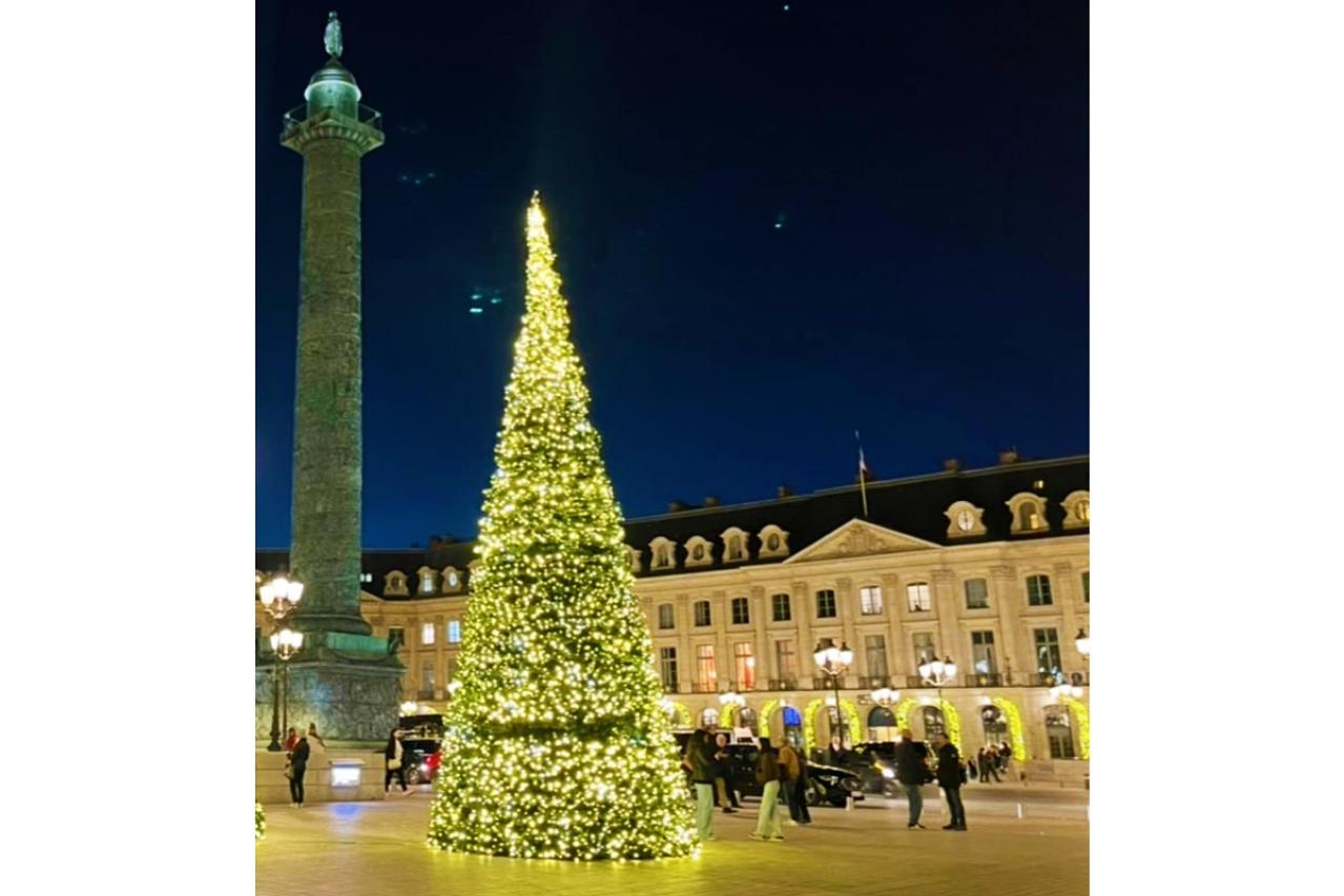 【2025年最旬】パリのクリスマスがすごい！現地のイルミネーションを最速で実況。パリ在住30年のライターが案内