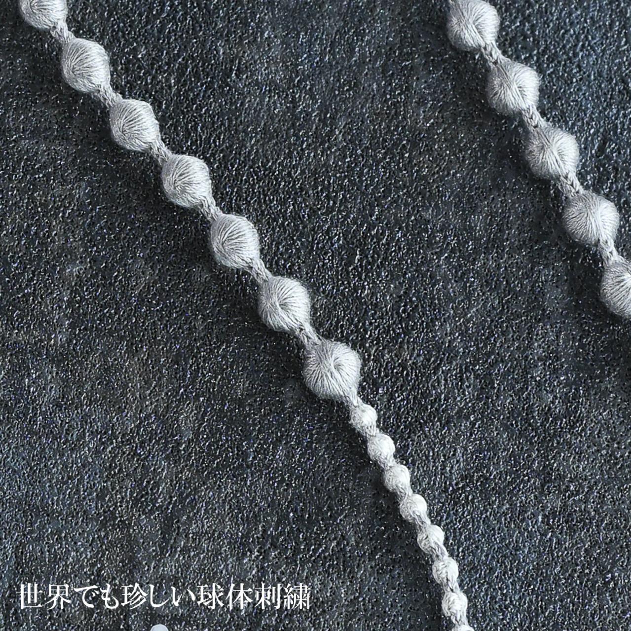 着けていることを忘れるくらい軽いグラスコード（画像4）