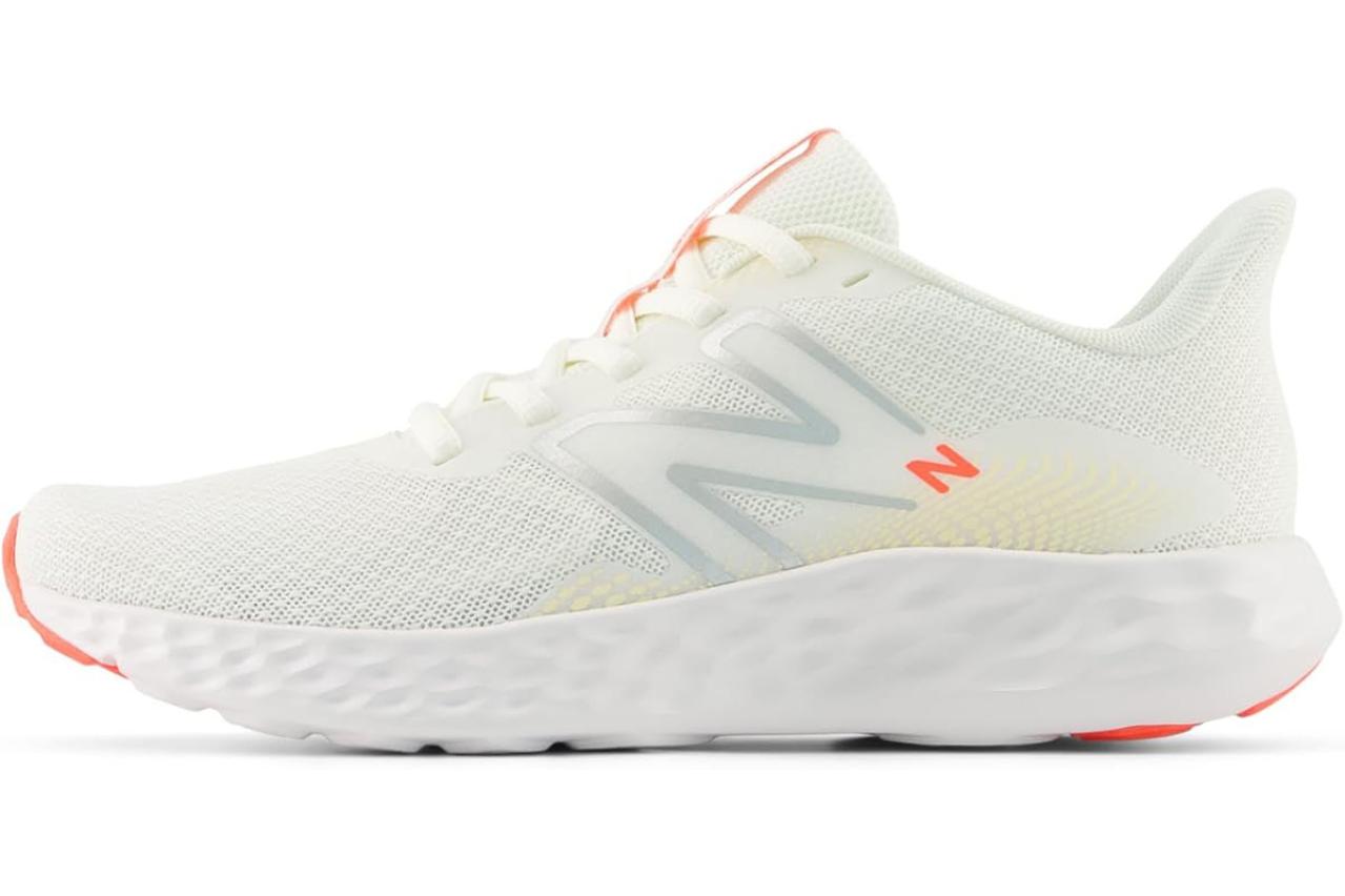 ゆうゆうtime編集部おすすめの【ニューバランス】の現行モデルスニーカーが最大32％OFF！Amazonブラックフライデーセールでゲット♪