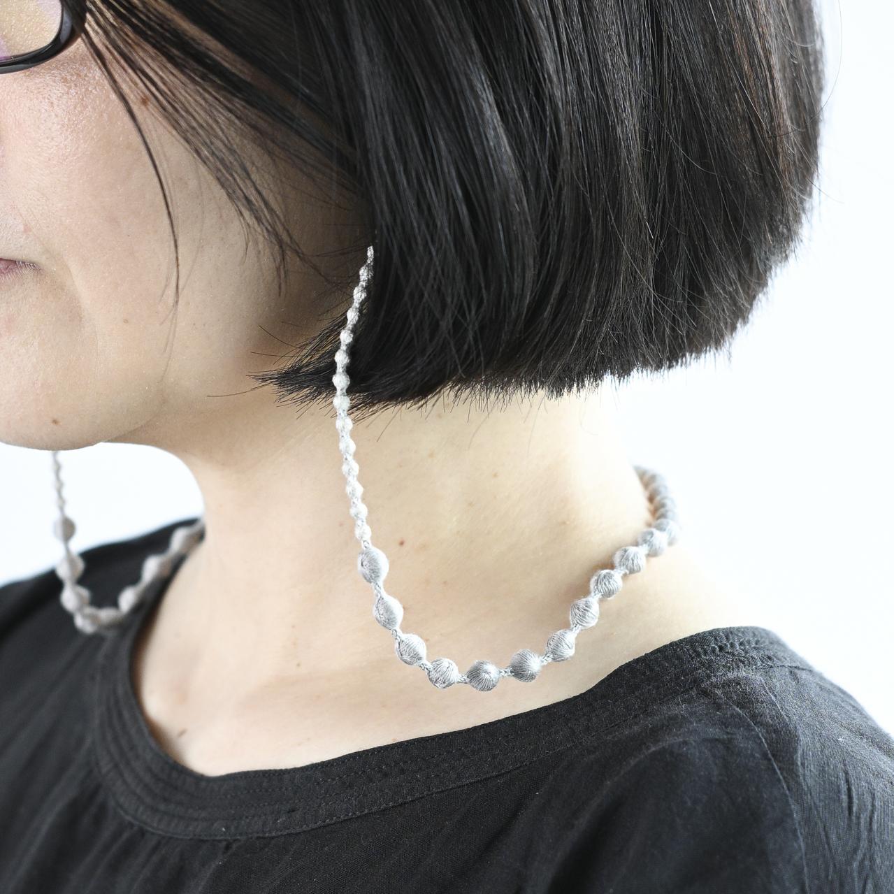 着けていることを忘れるくらい軽いグラスコード（画像3）