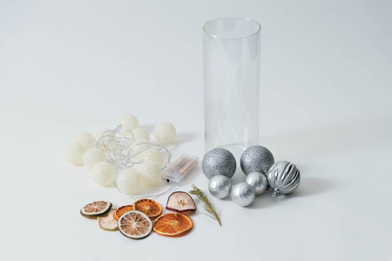 市販の素材を使って簡単に！【クリスマス】を彩るガラスのオーナメント（画像3）